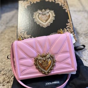 Authentic DG medium pink BRad new condition 10/10